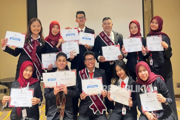 Mahasiswa Cyber University Jadi Delegasi SMI Youth Exchange Chapter Malaysia Delegasi Indonesia telah menyelesaikan program SMI Youth Exchange Chapter Malaysia 2024 yang berlangsung dari tanggal 5 hingga 8 November di Malaysia.