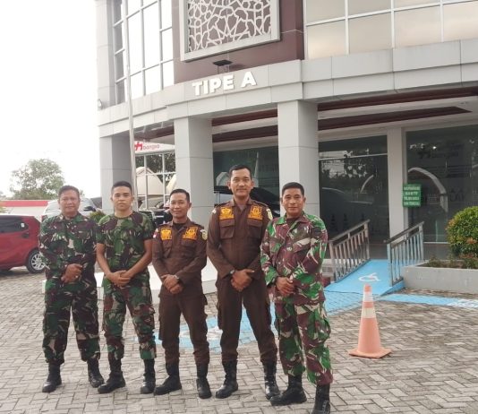 Babinsa Koramil 01/Dumai Patroli Harkamtibmas, Amankan Kantor Kejaksaan dan Sejumlah Titik Vital di Kota Dumai