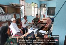 Babinsa Serka Amrijon Gelar Komsos di Kelurahan Guntung, Ajak Tokoh Agama dan Masyarakat Jaga Ketertiban serta Kebersihan Lingkungan Masjid