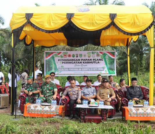 Polres Dumai Bersama Forkopimda Gencarkan Sosialisasi Karhutla Melalui Pemasangan Plang Peringatan