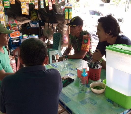 Pererat Hubungan dengan Masyarakat, Babinsa Koramil 01/Dumai Gelar Komsos di Bukit Batrem