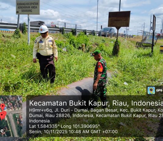 Wujud Sinergi TNI dan PHR, Babinsa Koramil 02/BK Lakukan Patroli Keamanan Jalur Pipa Minyak