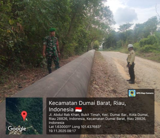 Patroli Pengamanan Aset Vital Negara: Koramil 01/Dumai dan Security PHR Susuri Jalur Pipa untuk Cegah Aktivitas Warga di Area Rawan serta Pastikan Keamanan Infrastruktur Energi”