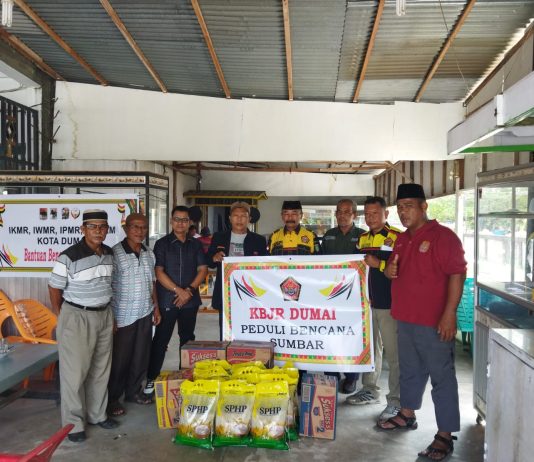 Keluarga Besar KBJR Kota Dumai Salurkan Bantuan untuk Korban Bencana Sumbar, Dipimpin Ninik Mamak, Bundo Kandung, Ketua Pemuda dan Ketua Suku Jambak Ampek Janjang