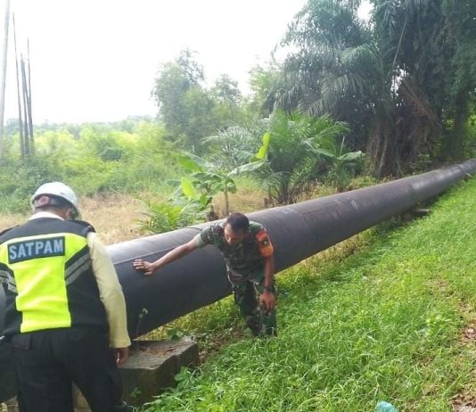 Amankan Objek Vital Nasional, Koramil 01/Dumai Patroli Jalur Pipa Pertamina