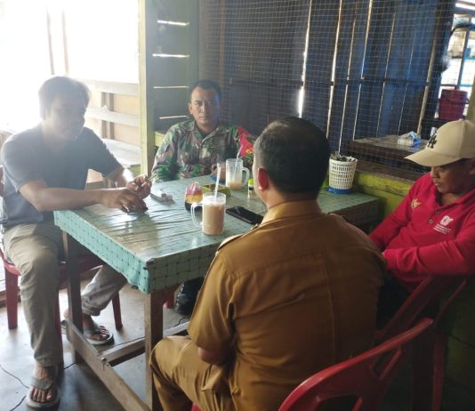 Perkuat Kemanunggalan TNI–Rakyat, Babinsa Lubuk Gaung Gelar Komsos