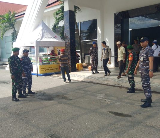Babinsa Buluh Kasap Amankan Kedatangan Ferry Domestik dan Internasional di Pelabuhan PT Pelindo Dumai
