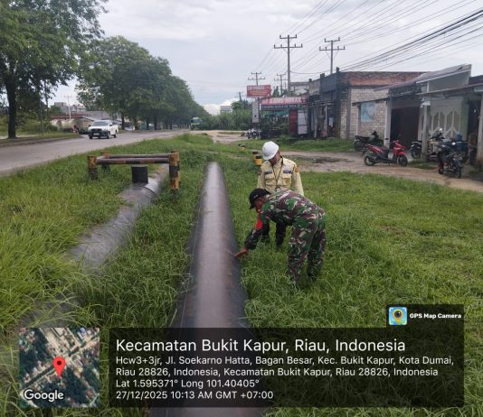 Koramil 02/Bukit Kapur dan PT PHR Laksanakan Patroli Pengamanan Jalur Pipa
