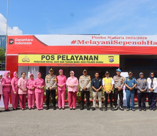 Kapolres Dumai Didampingi Ketua Bhayangkari Cabang Dumai Kunjungi Pos Pengamanan Ops Lilin Lancang Kuning 2025