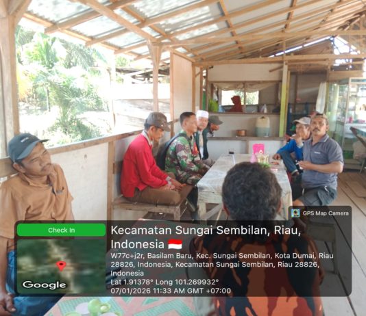 Perkuat Pembinaan Teritorial, Babinsa Sungai Sembilan Gelar Komsos dengan Warga