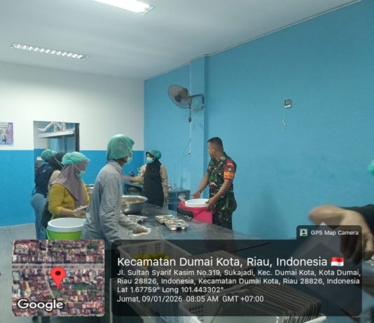 Babinsa Koramil 01/Dumai Dampingi Program Makanan Bergizi Gratis untuk Ribuan Pelajar