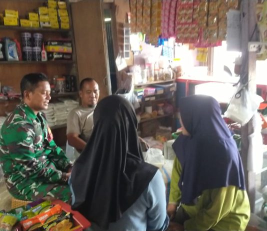 Pererat Kemanunggalan TNI–Rakyat, Babinsa Bangsal Aceh Gelar Komsos