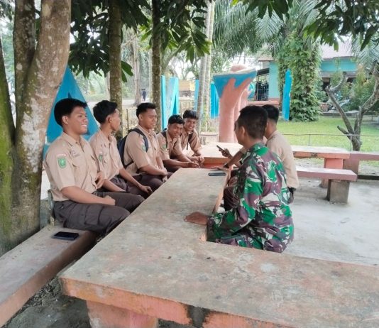 Koramil 03/Sungai Sembilan Sosialisasi Rekrutmen TNI AD di SMK Negeri 4 Tanjung Penyebal