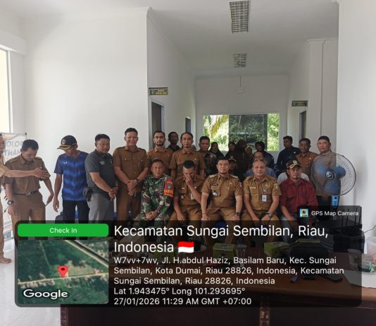Babinsa Sungai Geniot Hadiri Musrenbang dan Rembuk Stunting Kelurahan Sungai Geniot Tahun 2026