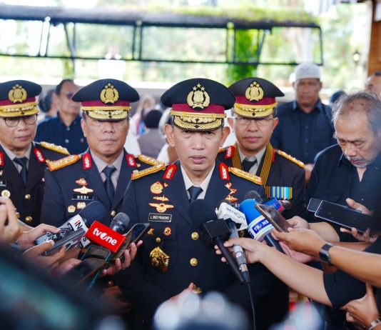 Hadiri Pemakaman, Kapolri: Pesan Eyang Meri Jadi Inspirasi dan Semangat Keluarga Besar Polri