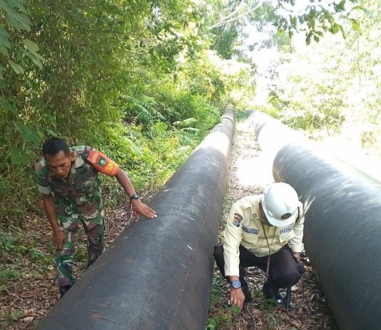Koramil 01/Dumai dan Security Pertamina Patroli Jalur Pipa Minyak