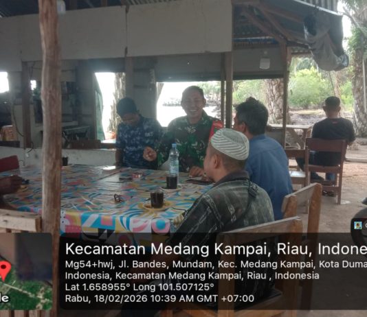 Babinsa Mundam Perkuat Silaturahmi Lewat Komsos Bersama Tokoh Masyarakat