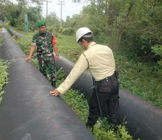 Tim Patroli SKK Migas dan Koramil 01/Dumai Perkuat Binter Lewat Sosialisasi dan Pengamanan Jalur Pipa