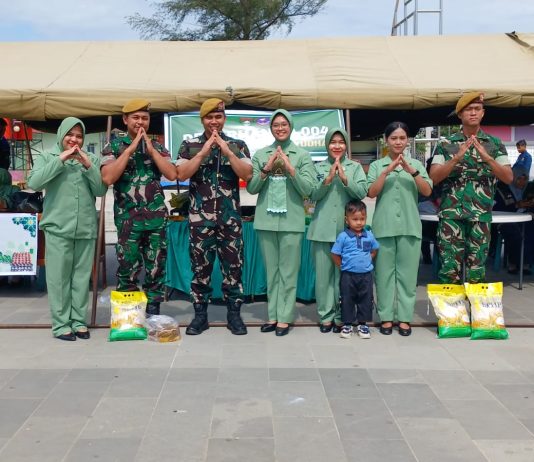 Dandenarhanud 004/WSBY Mayor Arh Agum Gumilar Bersama Istri Hadiri Bazar Ramadan Bersama Masyarakat di Taman Bukit Gelanggang Dumai