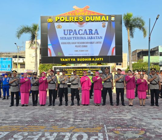 Kapolres Dumai Pimpin Serah Terima Jabatan di Lingkungan Polres Dumai.