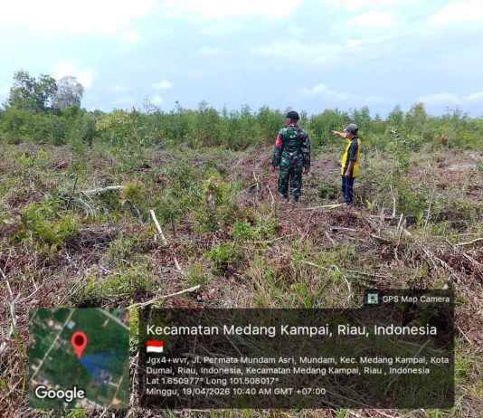 Babinsa Mundam Gencarkan Patroli dan Sosialisasi Karhutla di Medang Kampai