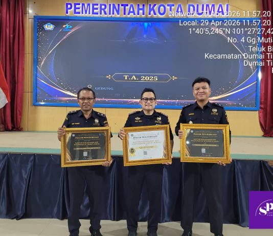 Kepala Bea Cukai Dumai Ruru Firza Isnandar Terima Dua Penghargaan pada Gelanggang Awards 2026