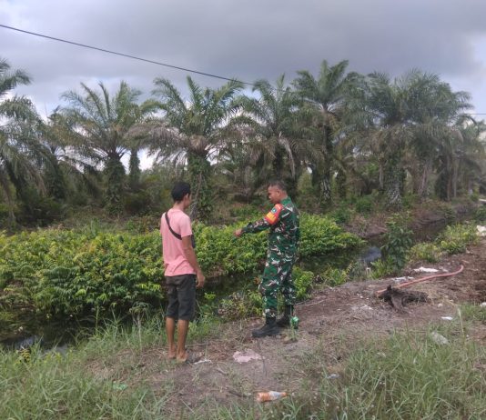 Babinsa Koramil 01/Dumai Intensifkan Patroli dan Sosialisasi Cegah Karhutla di Kelurahan Purnama