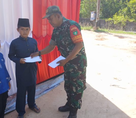 Kodim 0320 Dumai Bagikan Bantuan Sosial, Lima Anak Yatim Terima Santunan