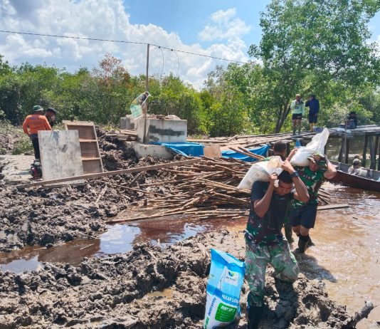 Pembangunan Jembatan Gantung di Jalan Purwosalim Tunjukkan Progres Positif, Material Dilansir Lewat Jalur Laut