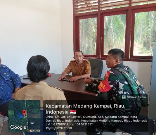 Babinsa Koramil 02/Bukit Kapur Perkuat Silaturahmi dan Bahas Kenakalan Remaja Bersama Warga Guntung