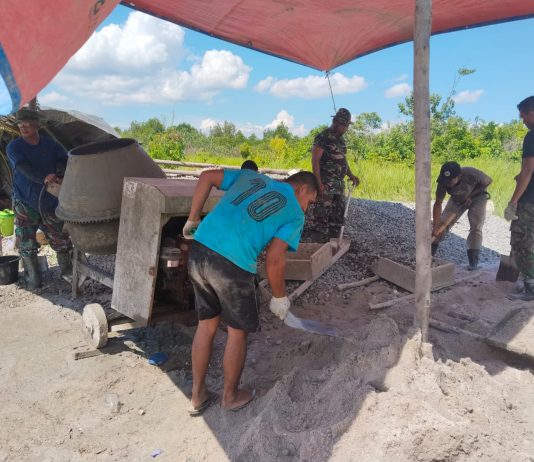 Progres Pembangunan Jembatan Gantung Garuda di Sungai Sembilan Terus Dikebut, TNI dan Warga Perkuat Pondasi Jembatan