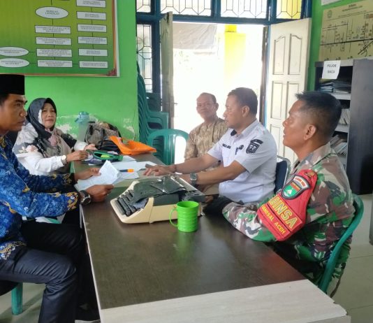Babinsa Bangsal Aceh Pererat Silaturahmi dengan Warga Lewat Komsos di Sungai Sembilan
