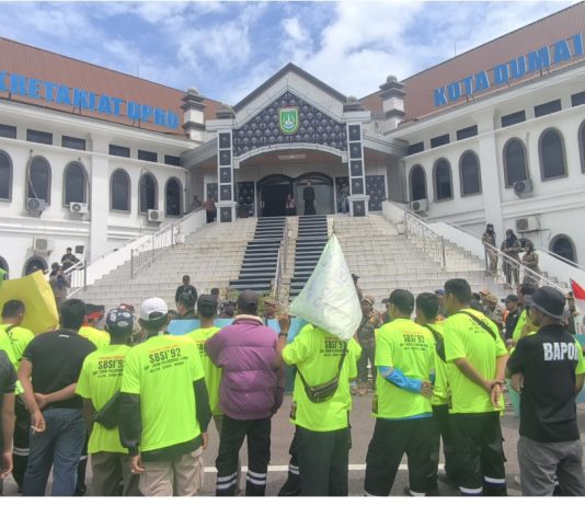 Buruh Pelabuhan Dumai Tuntut Kepastian Hukum, Siap Gelar Aksi Lebih Besar