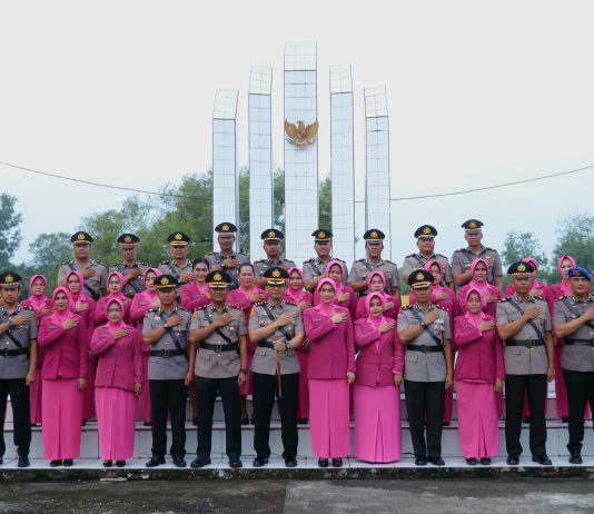 Polres Dumai Gelar Upacara Ziarah di Makam Pahlawan Damai Sentosa Kota Dumai Peringati Hari Bhayangkara ke-80