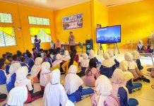 Personel Polsek Bukit Kapur Sosialisasikan Bahaya Narkoba kepada Siswa SMPN 17 Dumai