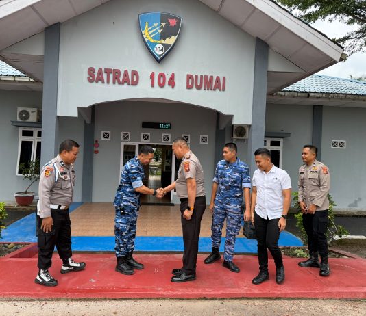 Kapolsek Bukit Kapur Perkuat Sinergitas dengan Satrad 104/Dumai, Bahas Kamtibmas dan Pencegahan Karhutla