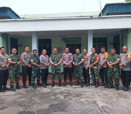 Koramil 01/Dumai dan Polsek Dumai Kota Perkuat Sinergi Melalui Silaturahmi dan Penanaman Pohon