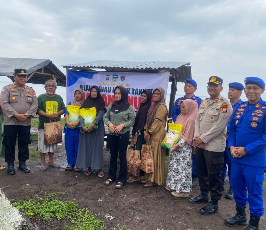 PROGRAM JALUR POLRES DUMAI HADIRKAN PELAYANAN TERPADU BAGI MASYARAKAT PESISIR, WUJUD NYATA POLRI MELAYANI HINGGA WILAYAH PERAIRAN