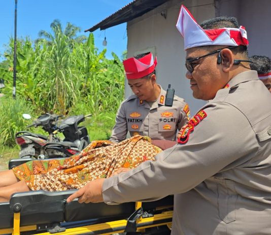 Polres Dumai Bersama Polda Riau Evakuasi Lansia Sakit Menahun dalam Kegiatan Ekspedisi Merah Putih Presisi