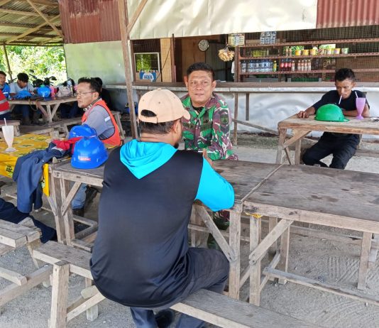 Babinsa Koramil 03/Sungai Sembilan Patroli Area Vital PT PGN di Lubuk Gaung