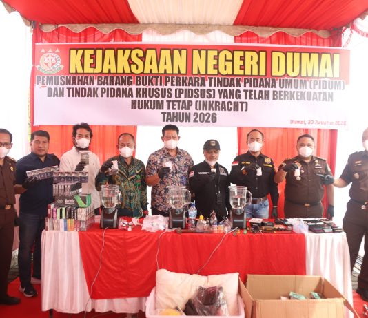 Kejari Dumai Musnahkan Barang Bukti Narkotika dan 382.790 Batang Rokok Ilegal