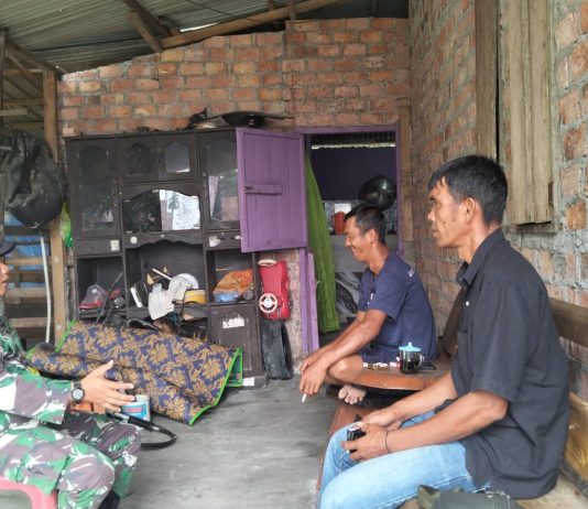 Tim Patroli SKK Migas Koramil 02/Bukit Kapur Bersama Security PHR Cek Jalur Pipa Minyak