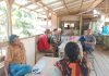 Babinsa Sungai Geniot Perkuat Komsos Bersama Tokoh Masyarakat dan Pemuda