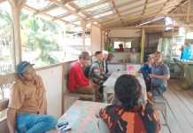 Babinsa Sungai Geniot Perkuat Komsos Bersama Tokoh Masyarakat dan Pemuda