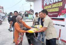 Sat Resnarkoba Polres Dumai Gelar Operasi Pasar Pangan Murah di Kampung Tangguh Anti Narkoba
