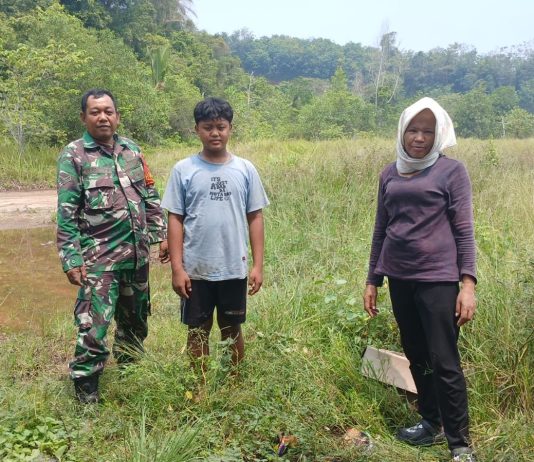 Babinsa Pelintung Patroli Karhutla, Imbau Warga Tak Buka Lahan dengan Membakar