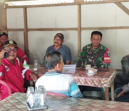 Babinsa Koramil 03/Sungai Sembilan Patroli dan Sosialisasi Cegah Karhutla di Lubuk Gaung